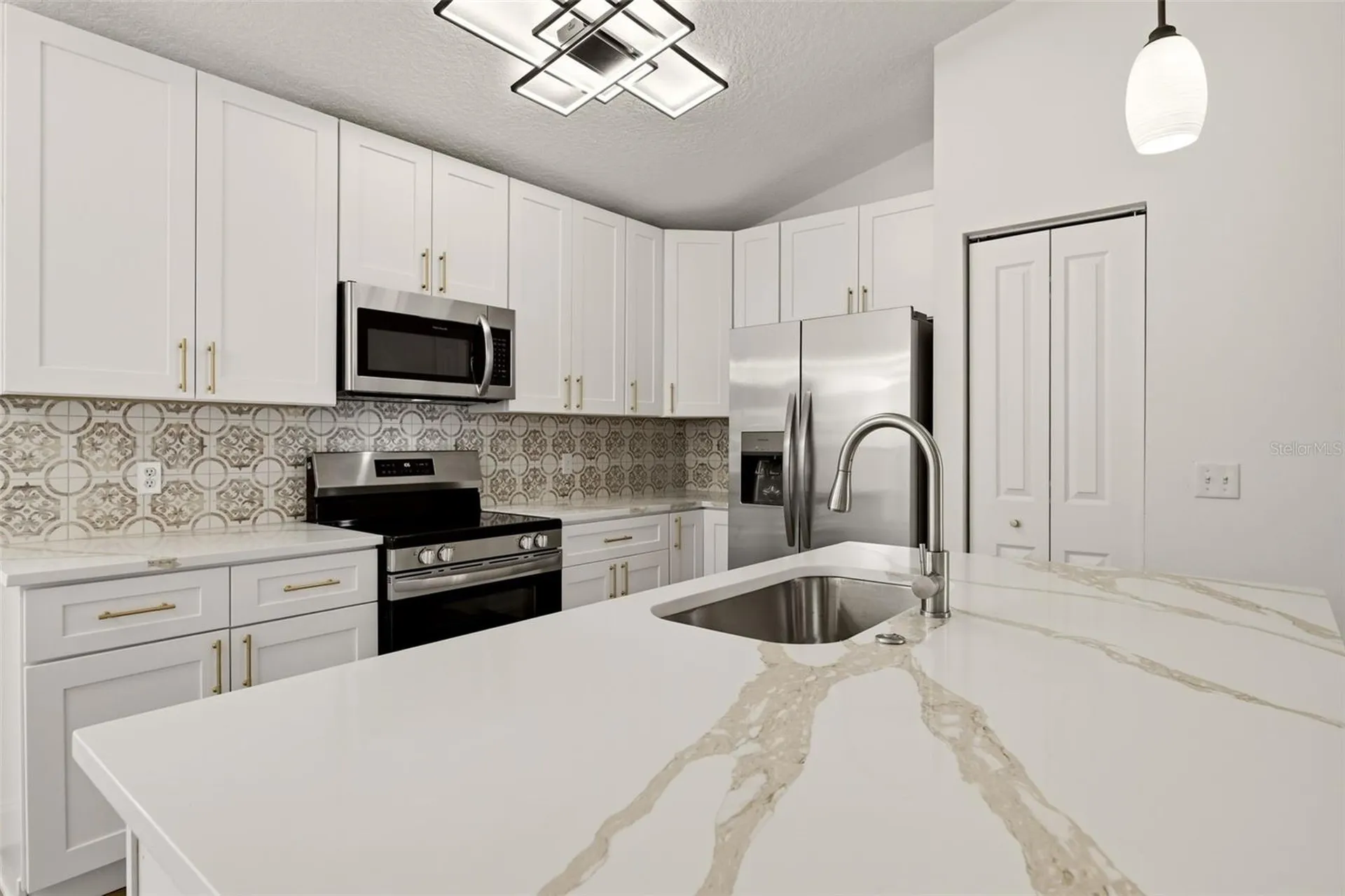 1653 Portsmouth Lake Drive Brandon FL 33511