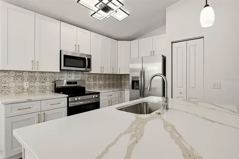 1653 Portsmouth Lake Drive Brandon FL 33511