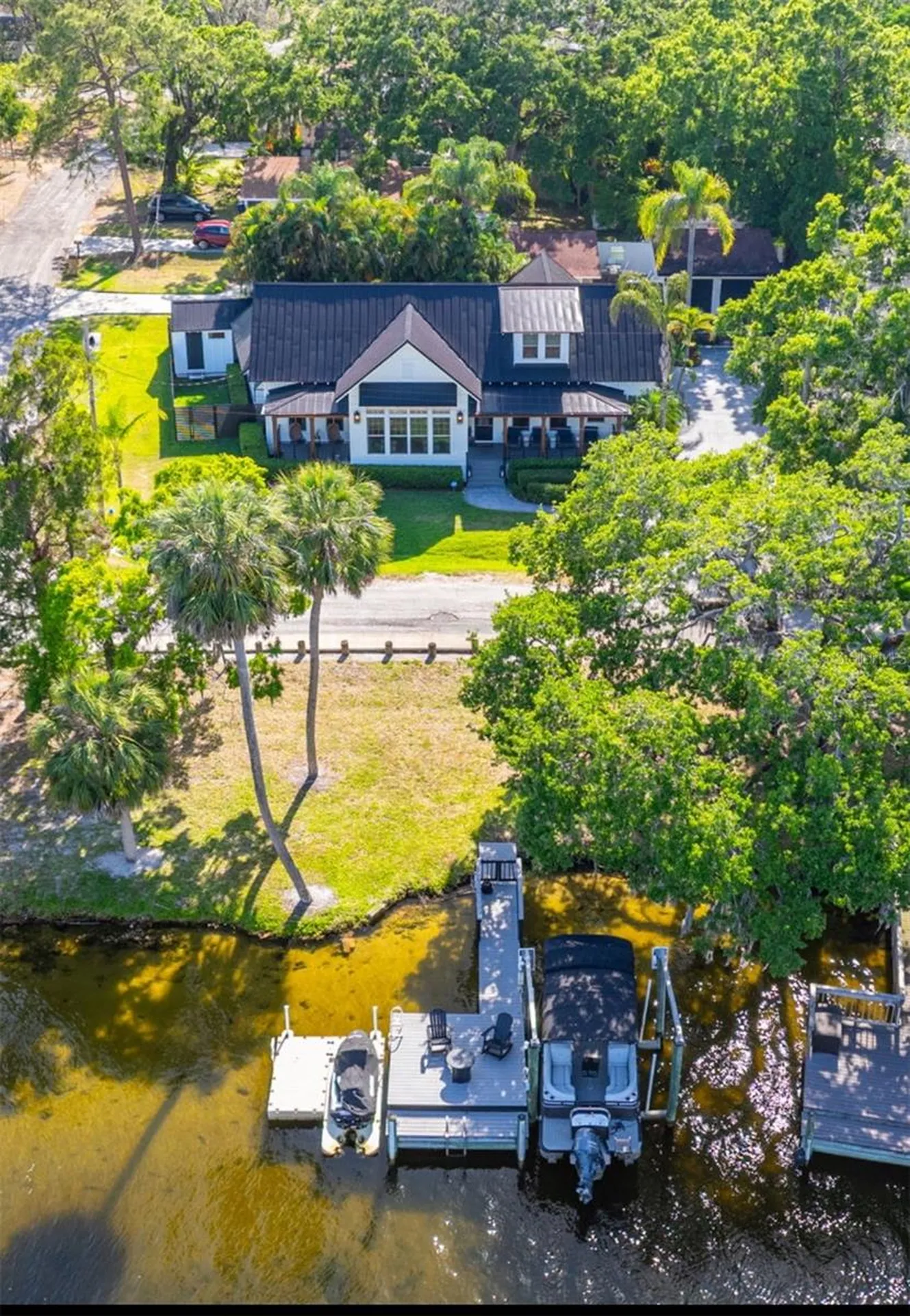 5610 N River Shore Drive Tampa FL 33603