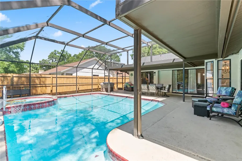 1615 Dawnridge Court Brandon FL 33510