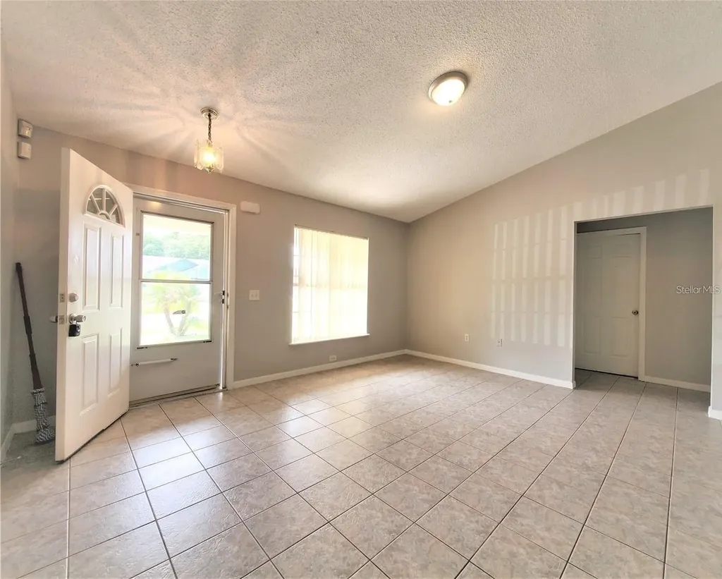568 Kingfisher Drive Kissimmee FL 34759