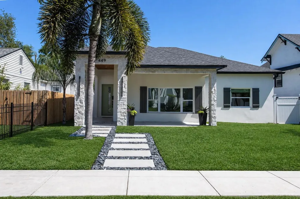449 12th Avenue N St Petersburg FL 33701