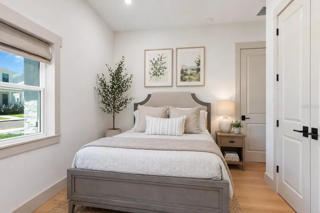 449 12th Avenue N St Petersburg FL 33701