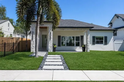 449 12th Avenue N St Petersburg FL 33701