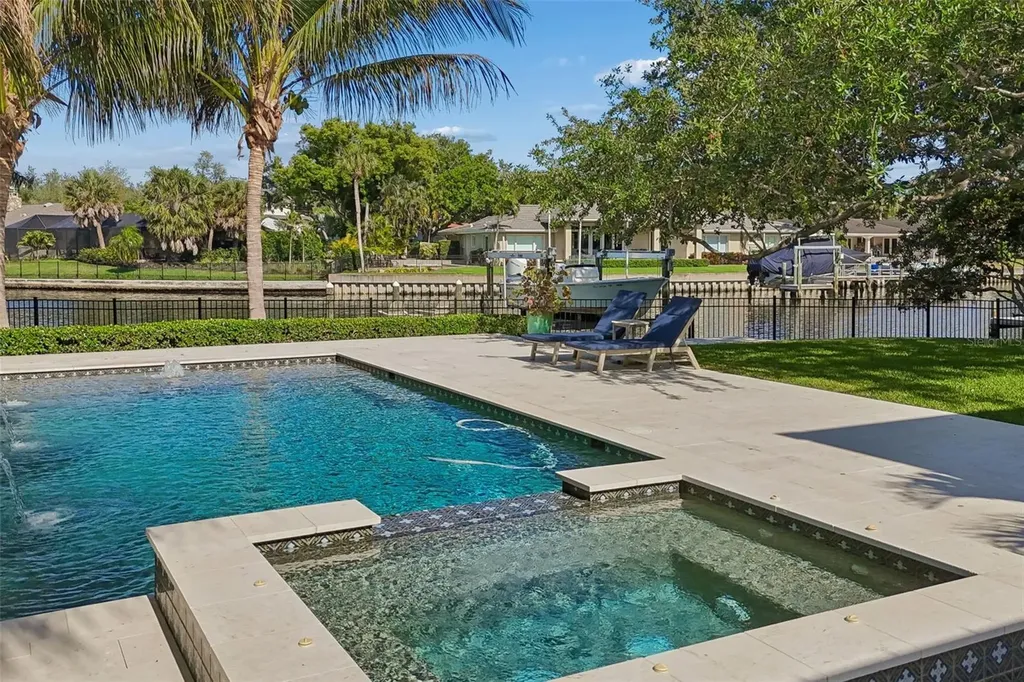 3301 Maple Street NE St Petersburg FL 33704