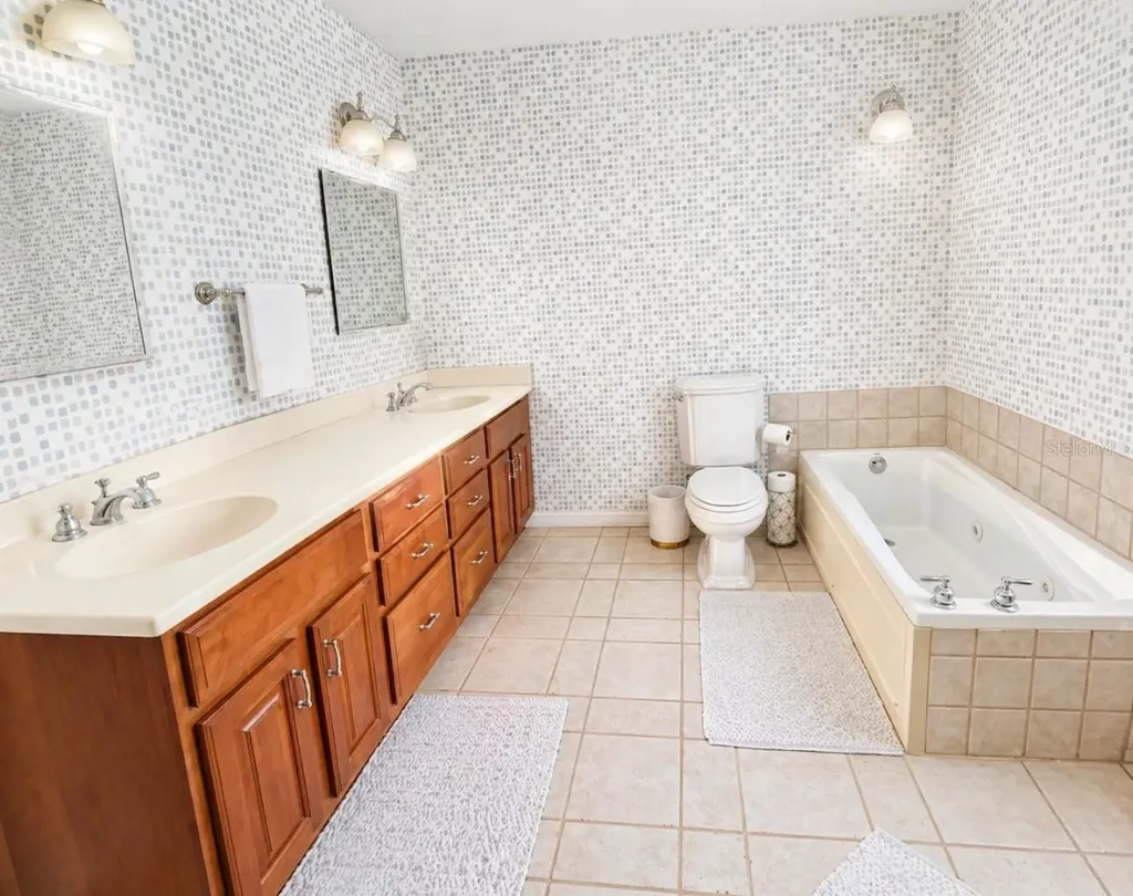 3301 Maple Street NE St Petersburg FL 33704