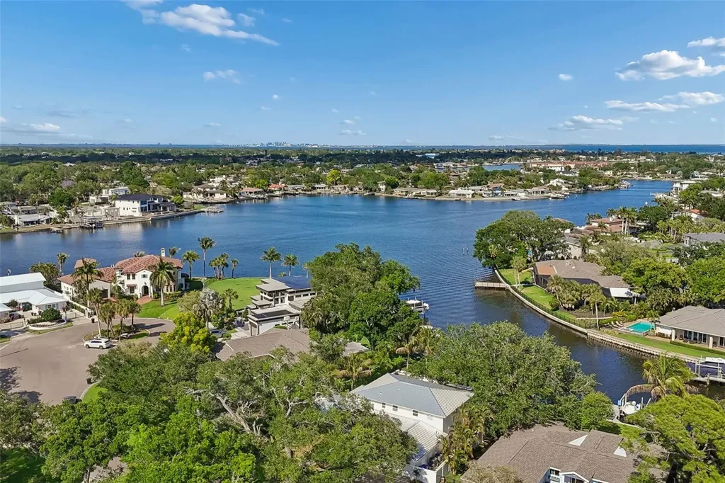 3301 Maple Street NE St Petersburg FL 33704