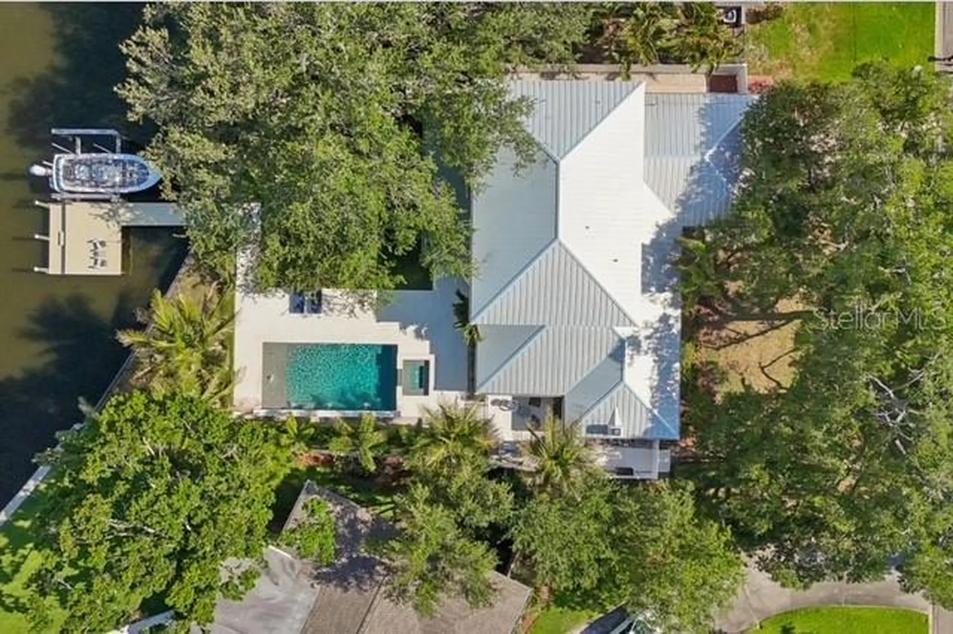 3301 Maple Street NE St Petersburg FL 33704
