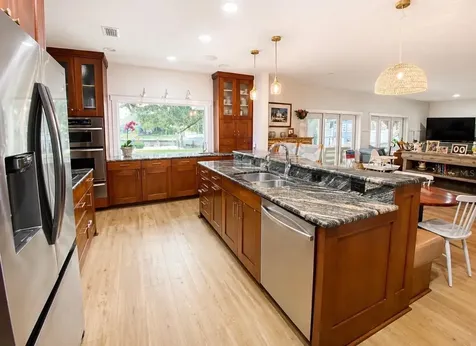 3301 Maple Street NE St Petersburg FL 33704