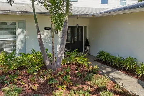3301 Maple Street NE St Petersburg FL 33704