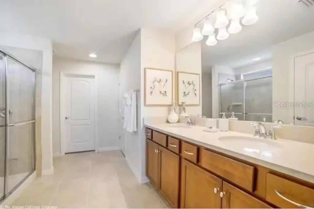 8933 Prague Way Kissimmee FL 34747