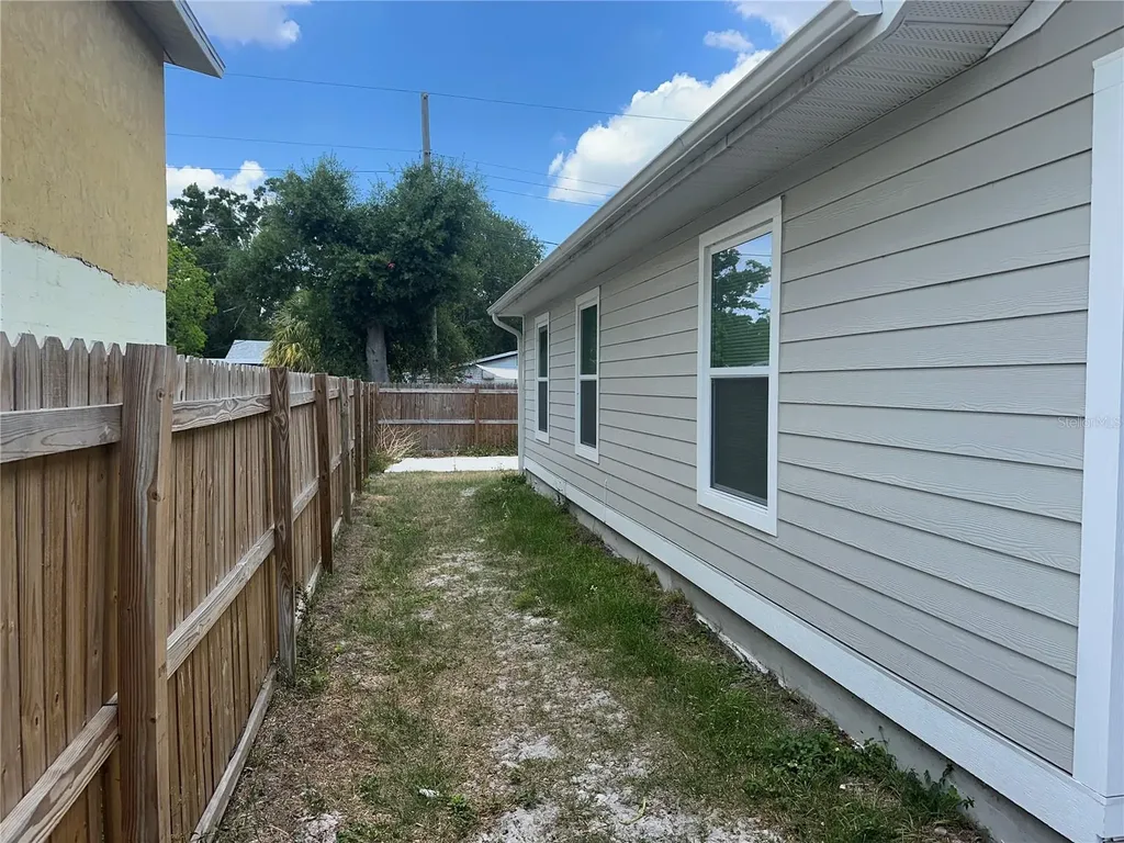 3735 39th Avenue N St Petersburg FL 33714