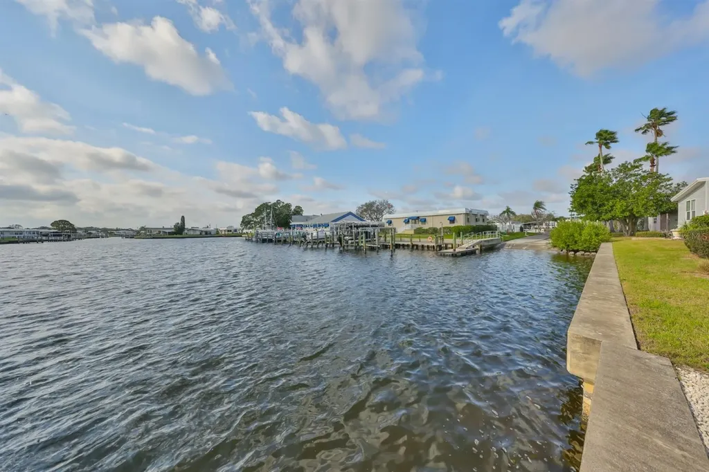 7225 Mount Fairfield Road NE St Petersburg FL 33702