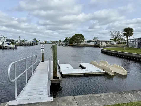 7225 Mount Fairfield Road NE St Petersburg FL 33702