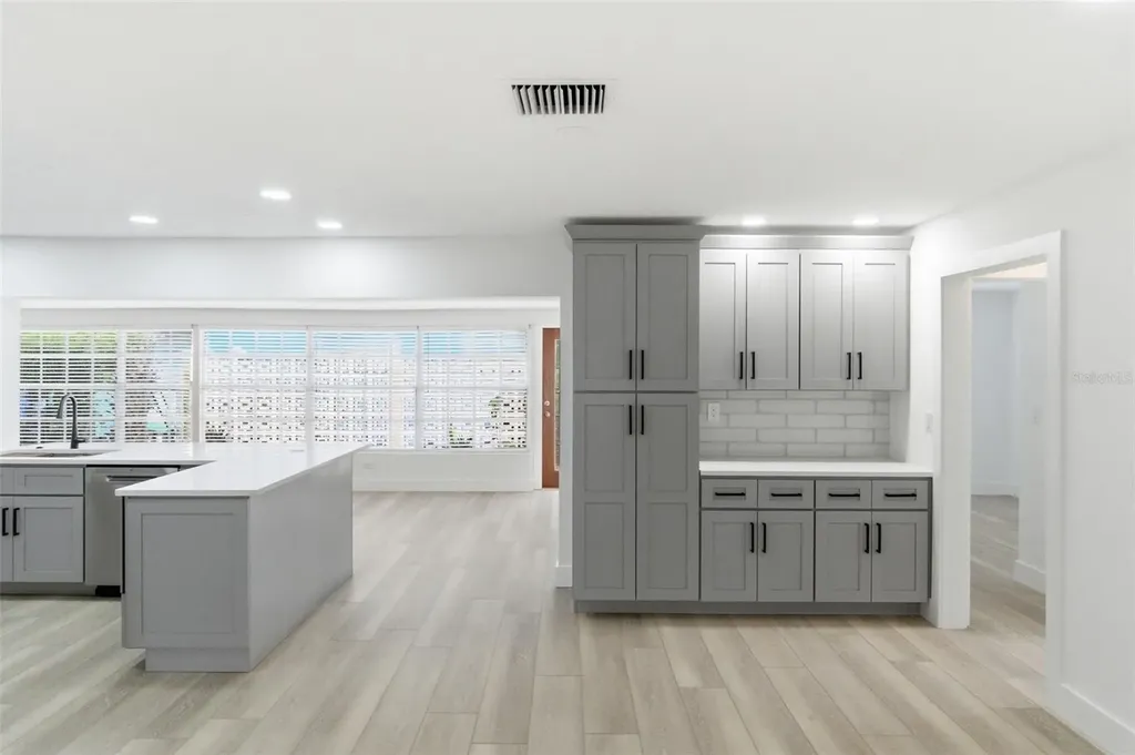 1200 80th St S St Petersburg FL 33707