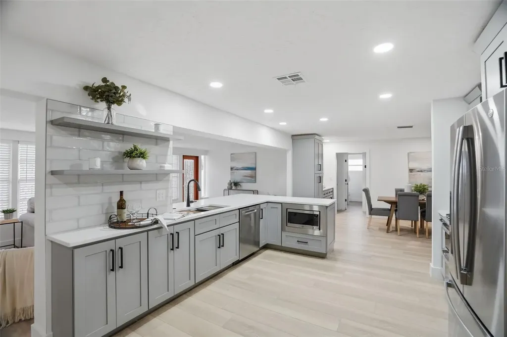 1200 80th St S St Petersburg FL 33707