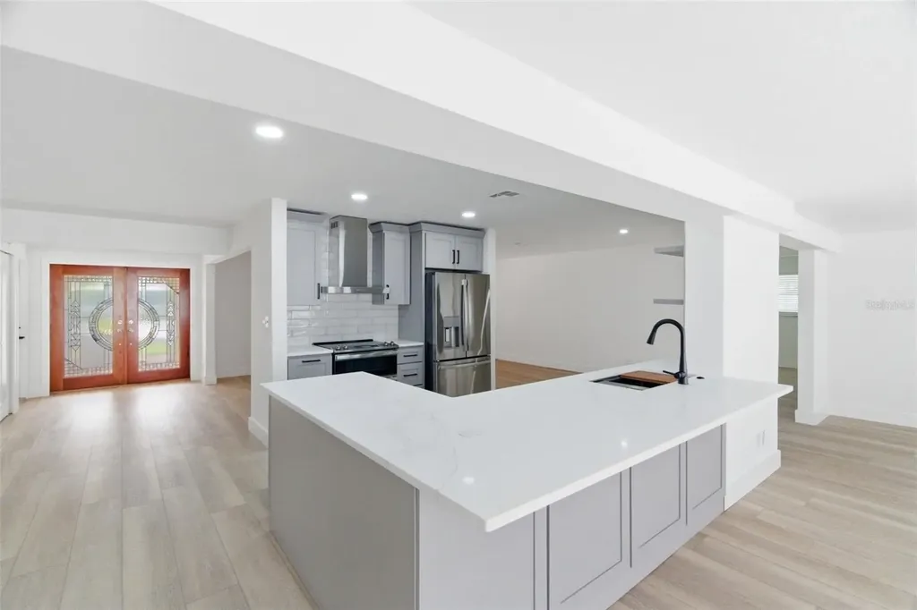 1200 80th St S St Petersburg FL 33707