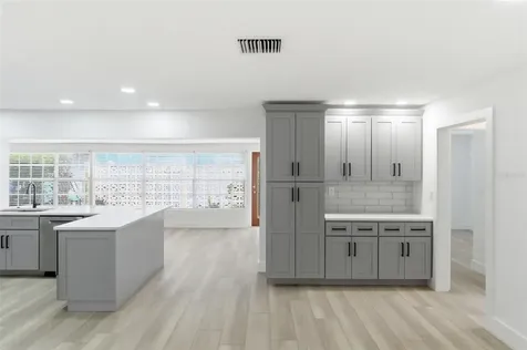 1200 80th St S St Petersburg FL 33707