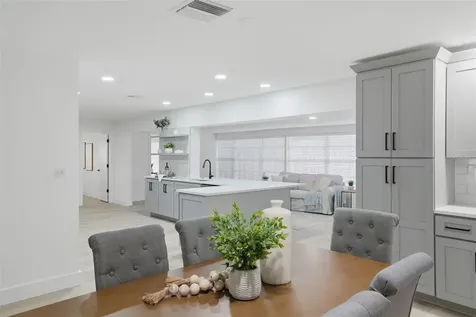 1200 80th St S St Petersburg FL 33707