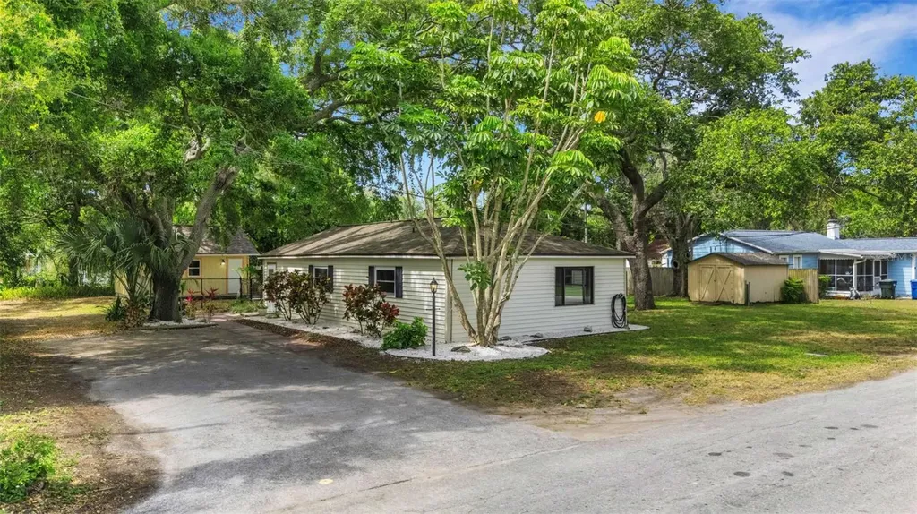 530 16th Street NW Largo FL 33770