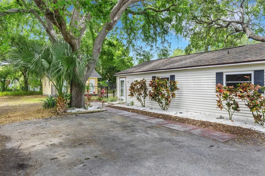 530 16th Street NW Largo FL 33770