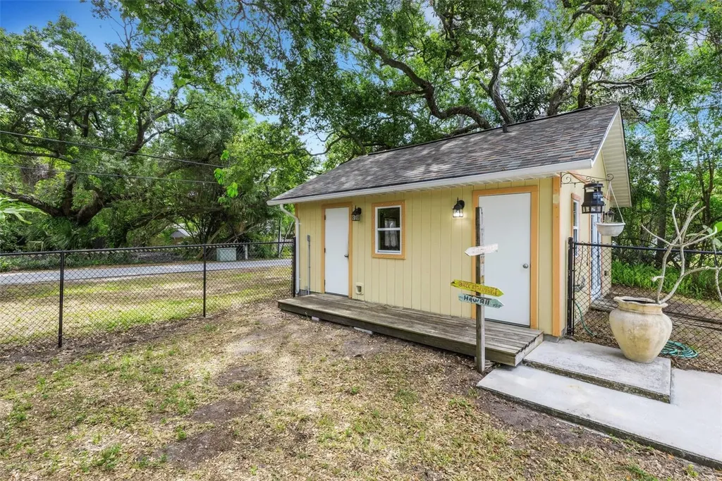 530 16th Street NW Largo FL 33770