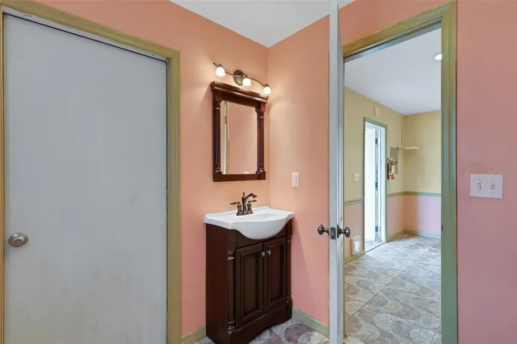 530 16th Street NW Largo FL 33770