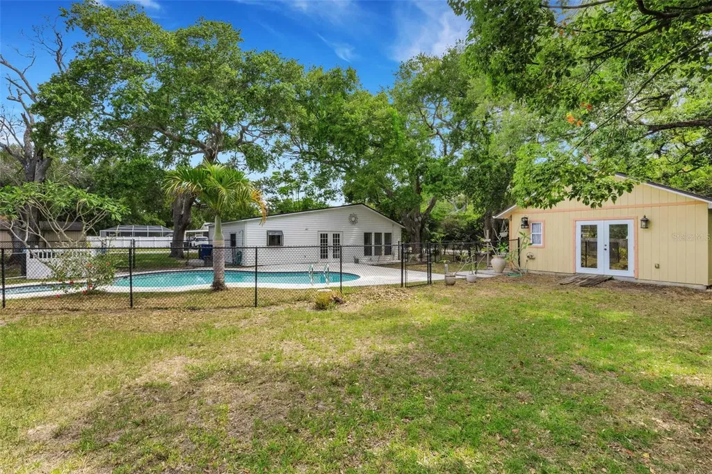 530 16th Street NW Largo FL 33770