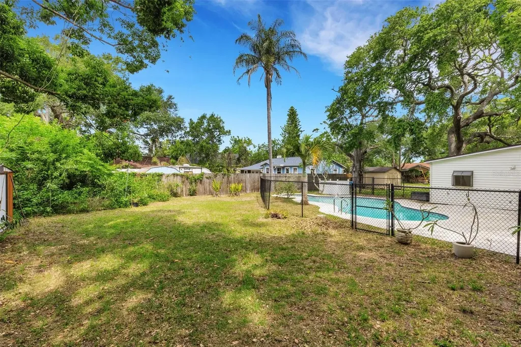 530 16th Street NW Largo FL 33770