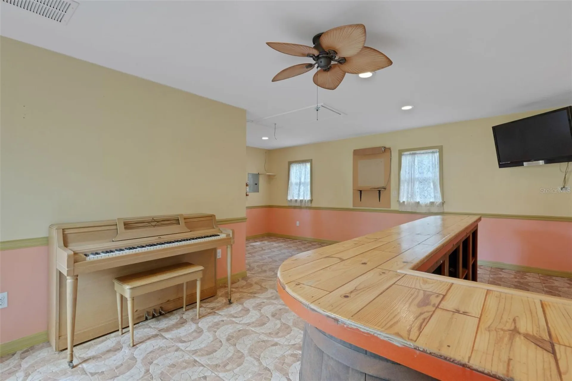 530 16th Street NW Largo FL 33770