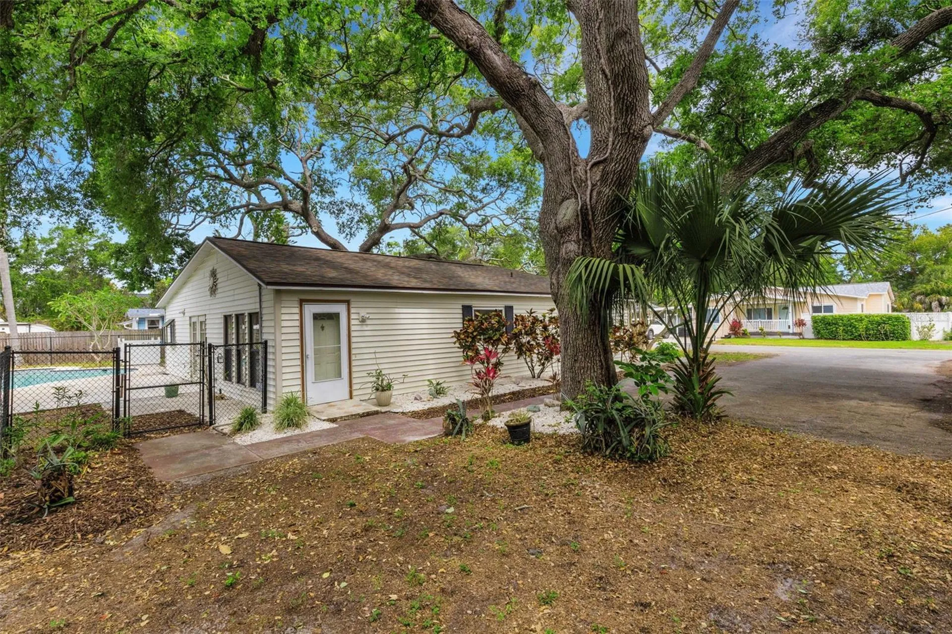 530 16th Street NW Largo FL 33770