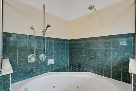 530 16th Street NW Largo FL 33770