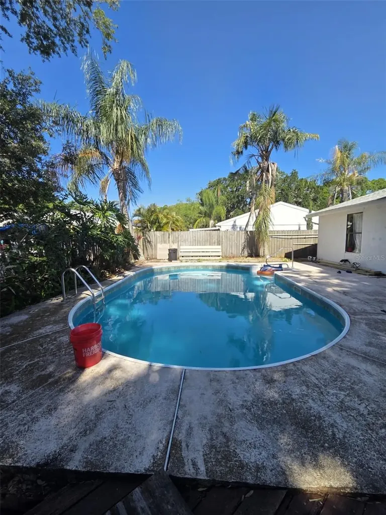 602 Bay Lake Trail Oldsmar FL 34677