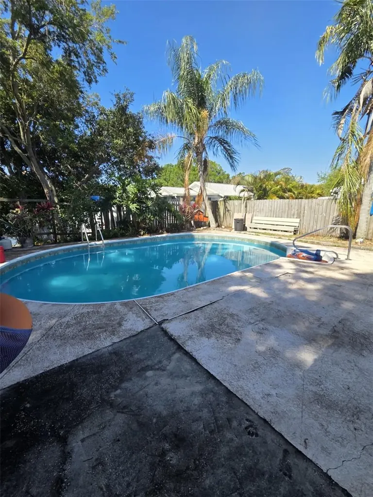 602 Bay Lake Trail Oldsmar FL 34677