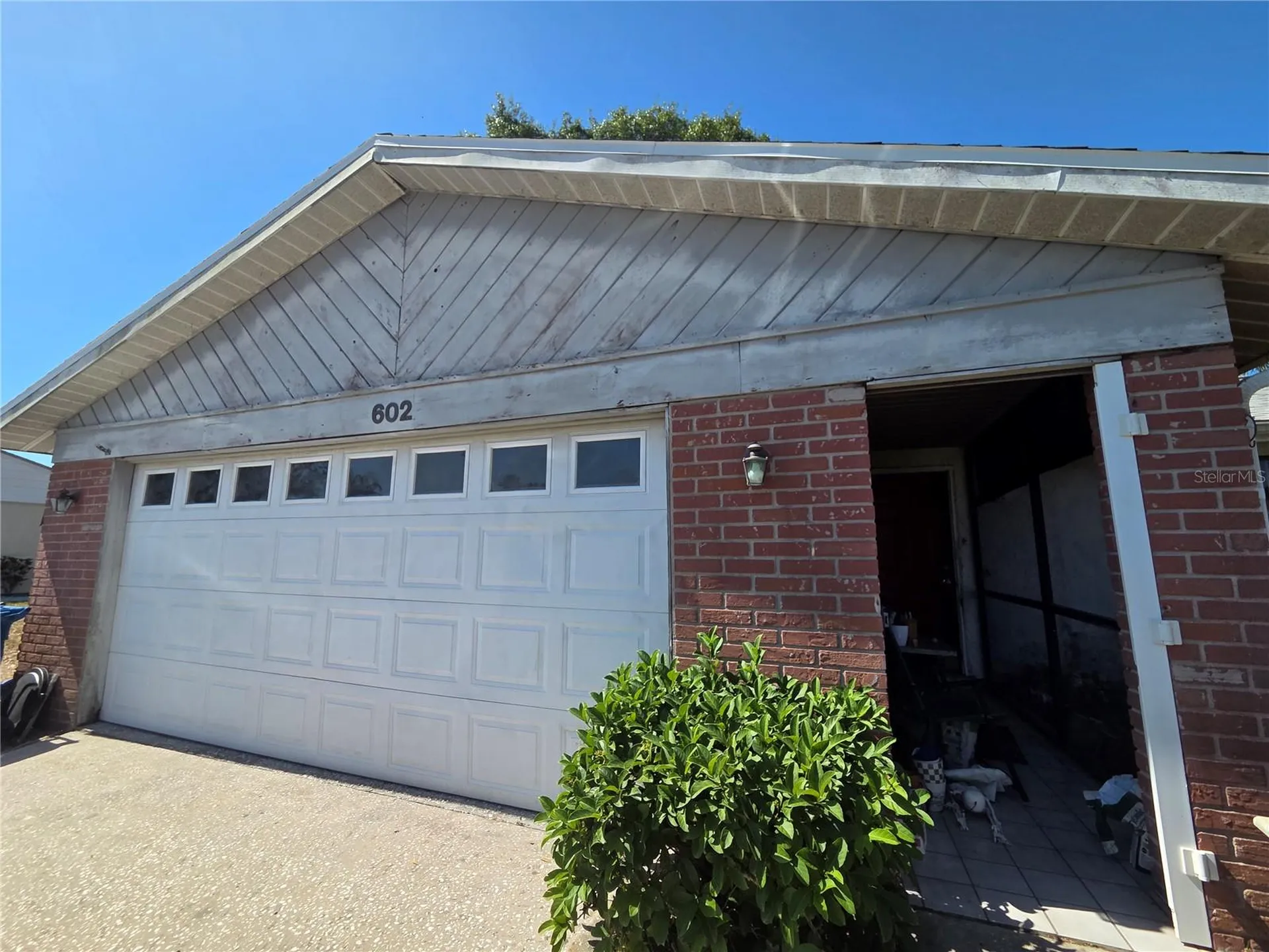 602 Bay Lake Trail Oldsmar FL 34677