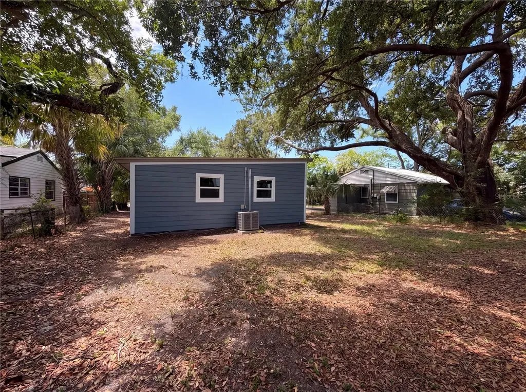 4010 E Paris Street Tampa FL 33610