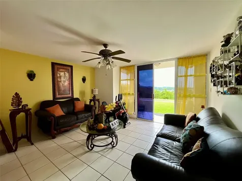 Cond. La Loma B-104 Fajardo PR 00738