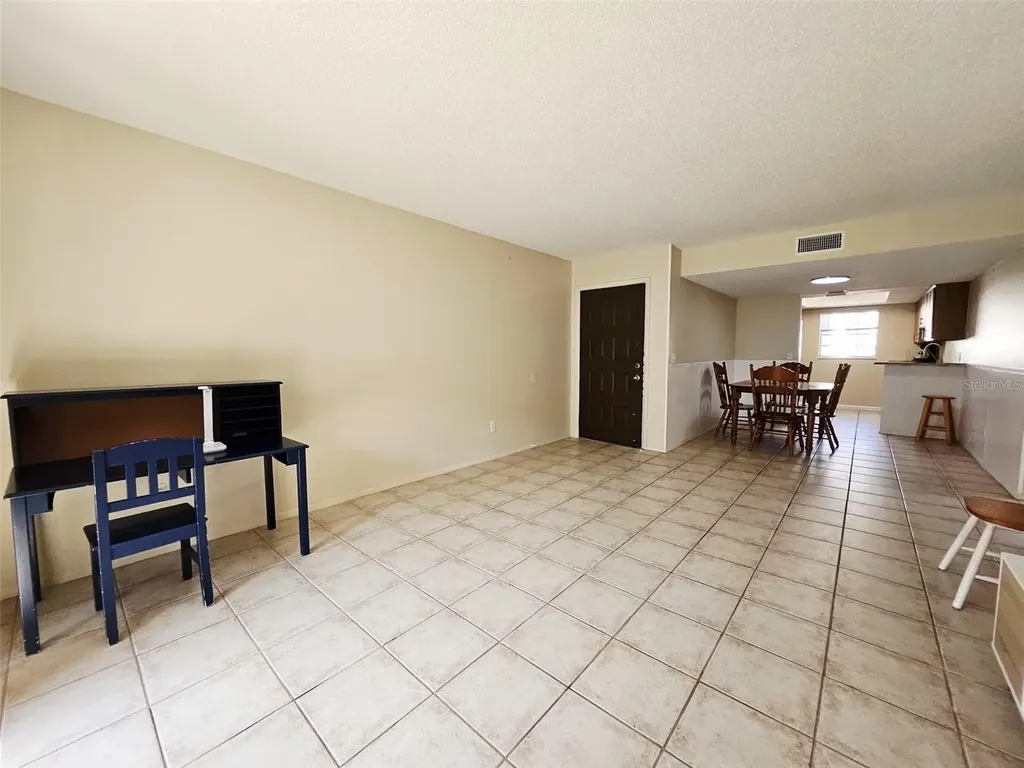 14468 Reuter Strasse Circle Tampa FL 33613