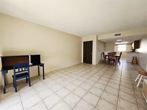 14468 Reuter Strasse Circle Tampa FL 33613