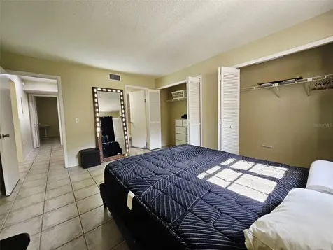 14468 Reuter Strasse Circle Tampa FL 33613