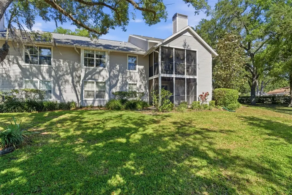 3227 Valley Oaks Drive Tampa FL 33618