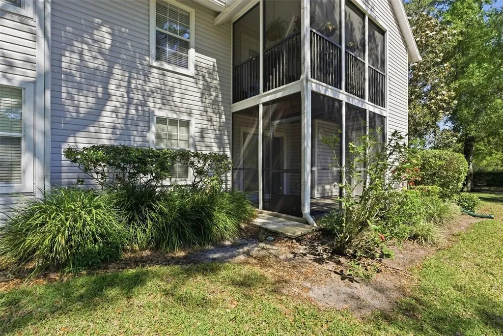 3227 Valley Oaks Drive Tampa FL 33618
