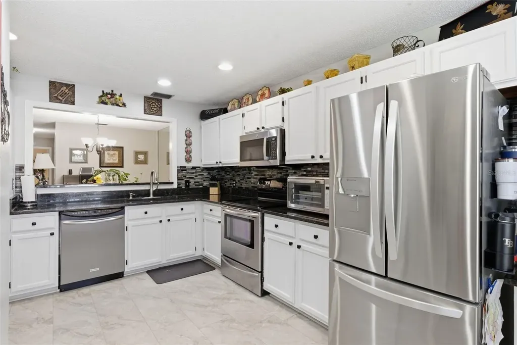 3227 Valley Oaks Drive Tampa FL 33618