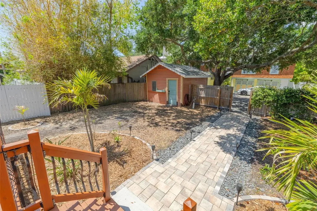 812 6th Street N St Petersburg FL 33701