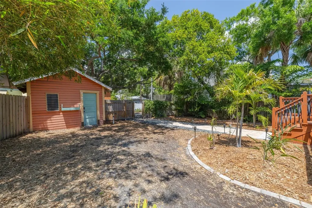 812 6th Street N St Petersburg FL 33701