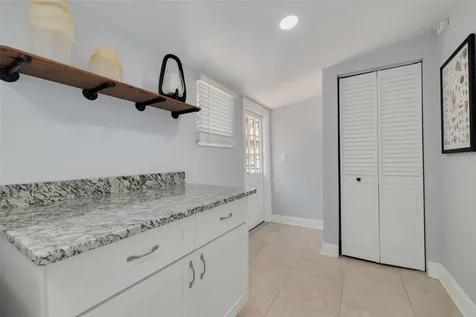812 6th Street N St Petersburg FL 33701