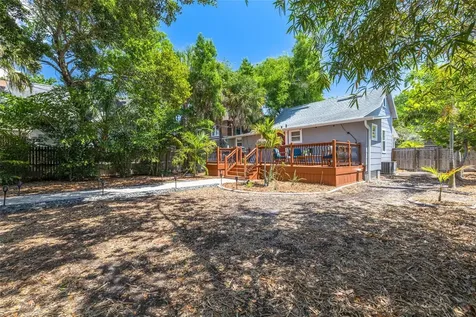 812 6th Street N St Petersburg FL 33701