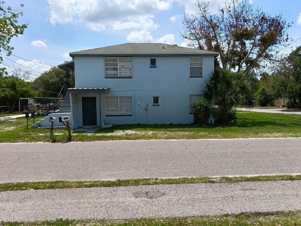 1011 NE 2nd Street Mulberry FL 33860