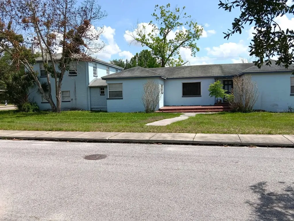 1011 NE 2nd Street Mulberry FL 33860