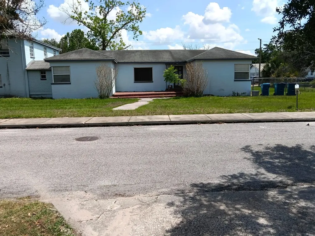 1011 NE 2nd Street Mulberry FL 33860